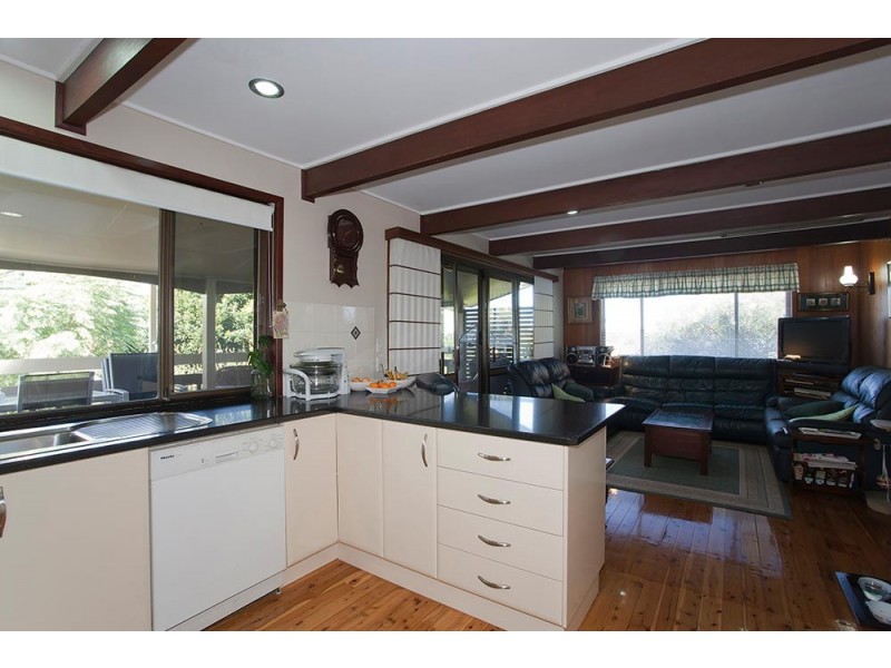44 Mackenzie Street, Mount Lofty QLD 4350