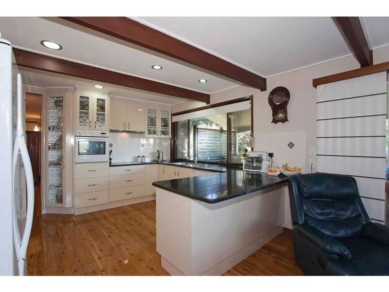 44 Mackenzie Street, Mount Lofty QLD 4350
