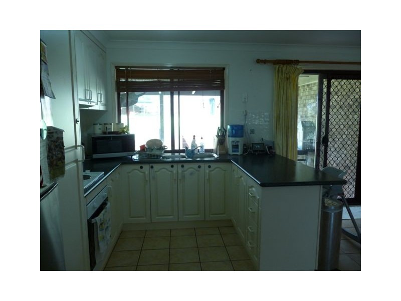 8 Weir Court, Harristown QLD 4350