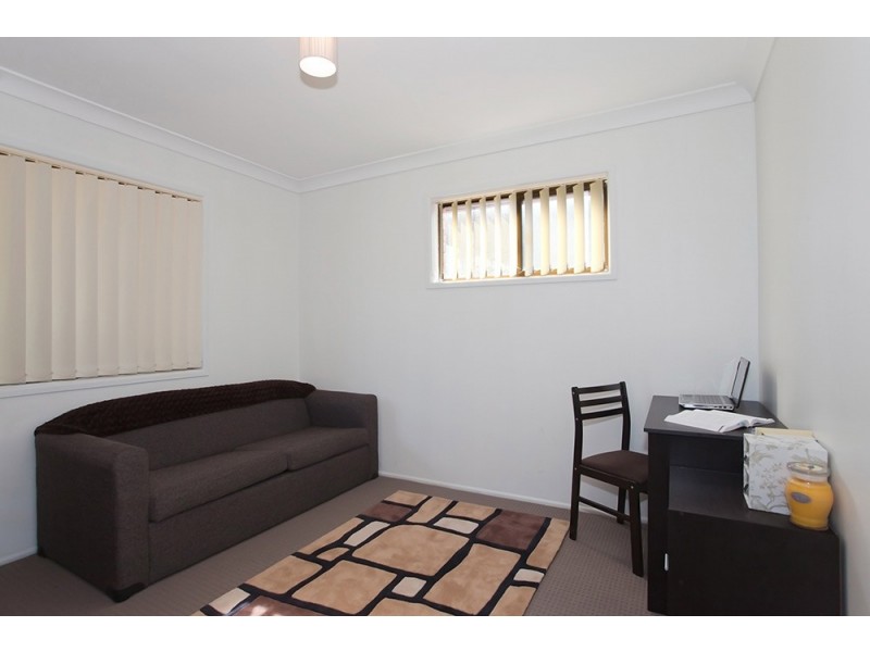 25 Kurrajong Street, Newtown QLD 4350