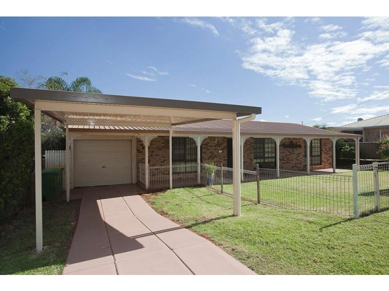 25 Kurrajong Street, Newtown QLD 4350