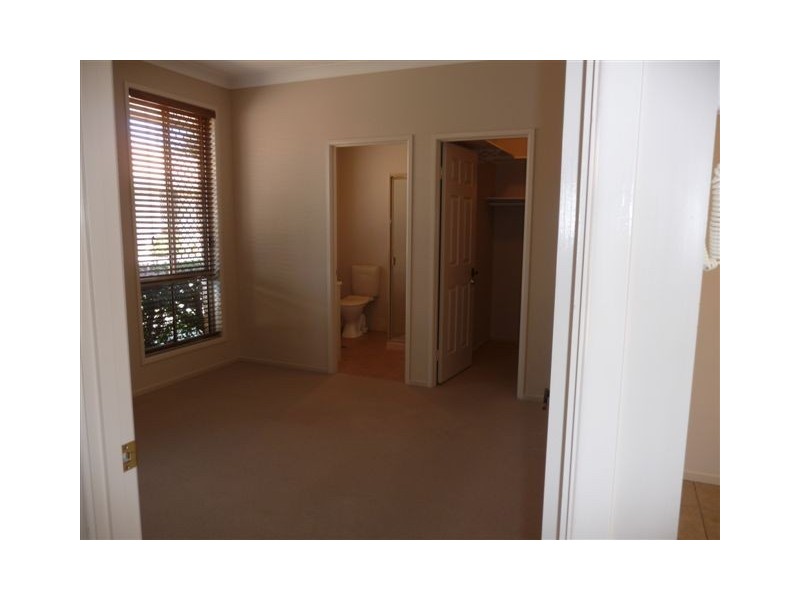 10/23 Lendrum Street, Newtown QLD 4350