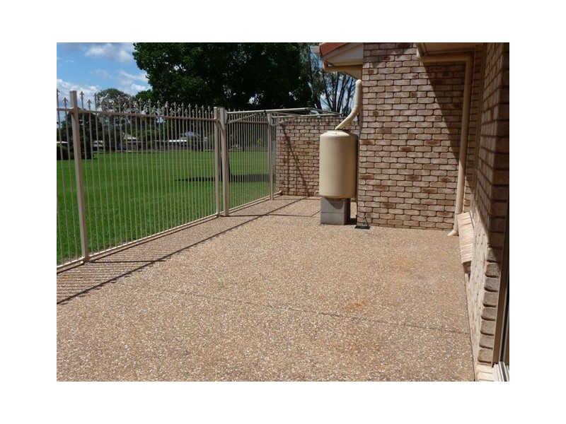 10/23 Lendrum Street, Newtown QLD 4350