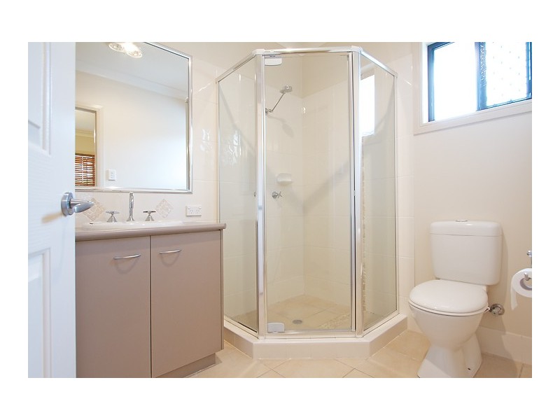 2/349 West Street, Harristown QLD 4350