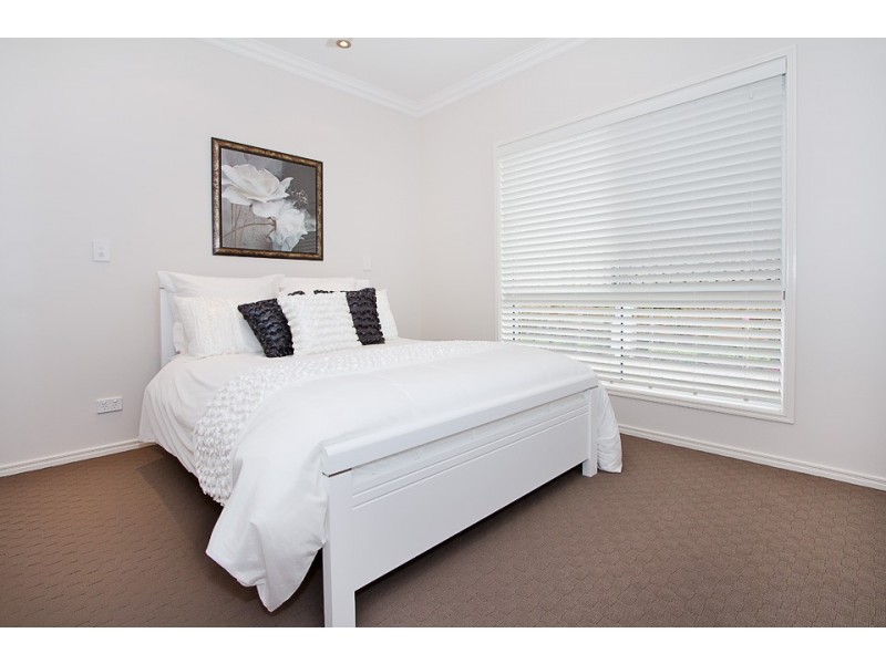33 Currawong Drive, Highfields QLD 4352