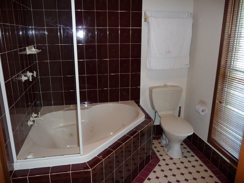 2 Joy-Anne Court, Vale View QLD 4352