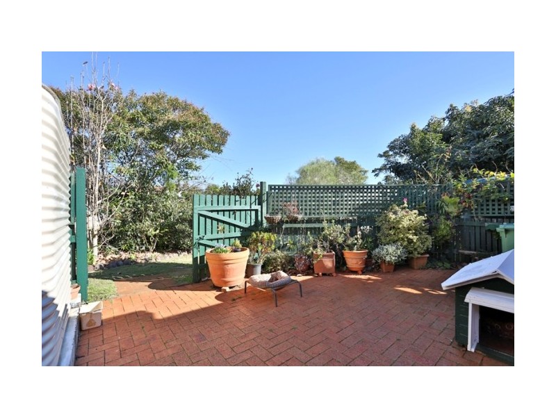 8 Roessler Street, Rangeville QLD 4350