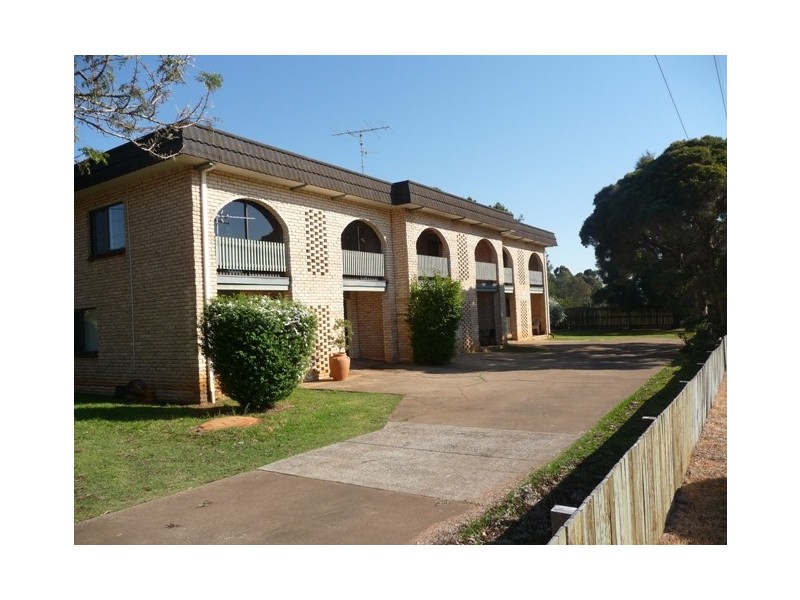 1 or 2/329A Alderley Street, South Toowoomba QLD 4350