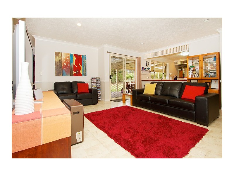 15 Carys Road, Glenvale QLD 4350