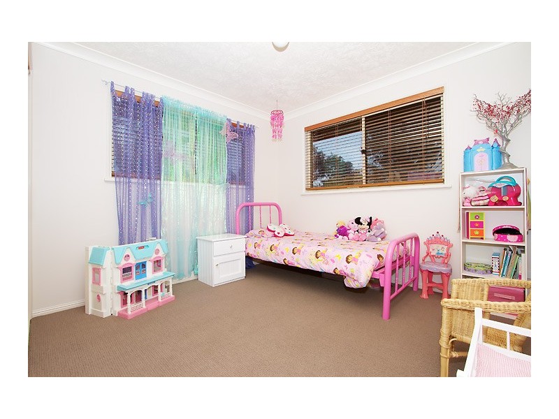 15 Carys Road, Glenvale QLD 4350