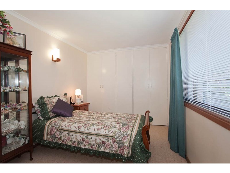 44 Mackenzie Street, Mount Lofty QLD 4350