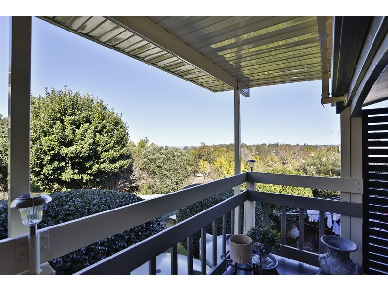 44 Mackenzie Street, Mount Lofty QLD 4350