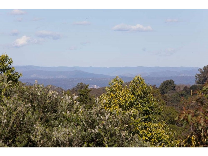 44 Mackenzie Street, Mount Lofty QLD 4350