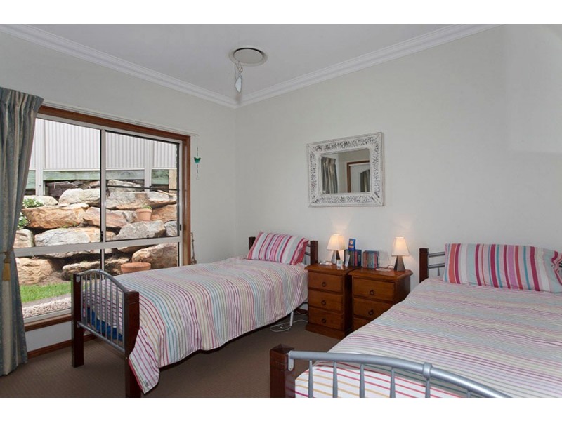 1 Keira Court, Blue Mountain Heights QLD 4350