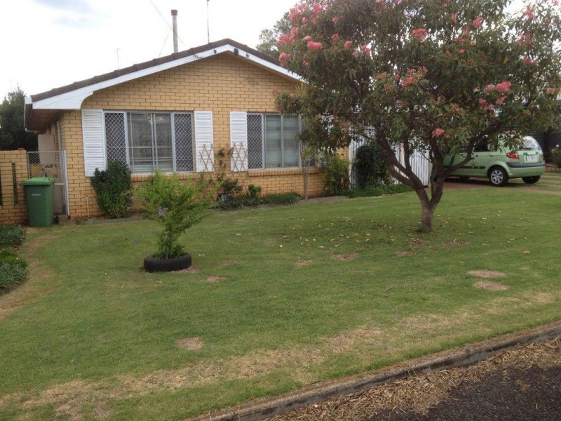 5 Sampson Street, Wilsonton QLD 4350