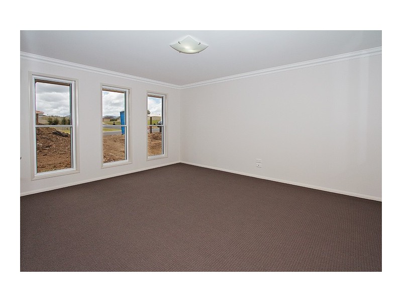 6 Wellington Street, Wyreema QLD 4352