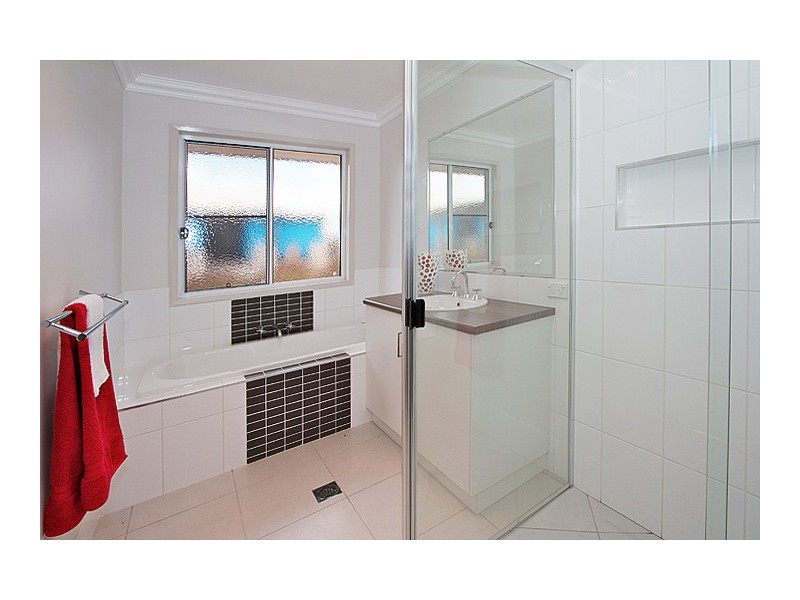 6 Wellington Street, Wyreema QLD 4352