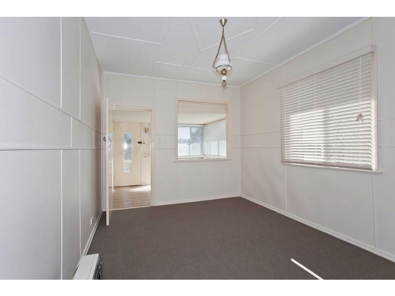 12 McWaters Street, North Toowoomba QLD 4350