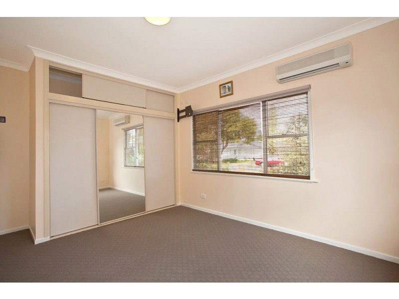 39 Flinders Street, Centenary Heights QLD 4350