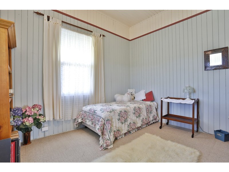 2 Station Street, Wyreema QLD 4352