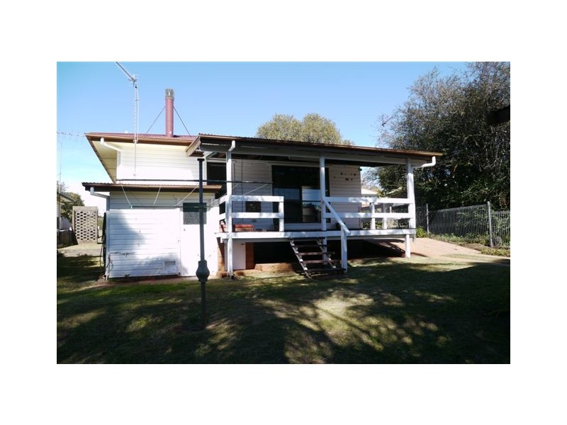 19 Tolmie Street, South Toowoomba QLD 4350