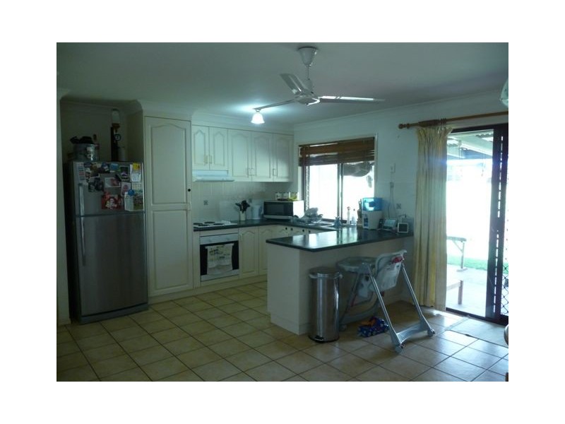 8 Weir Court, Harristown QLD 4350