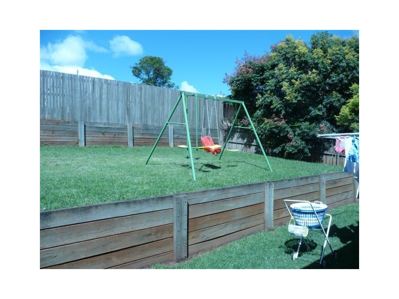 8 Weir Court, Harristown QLD 4350