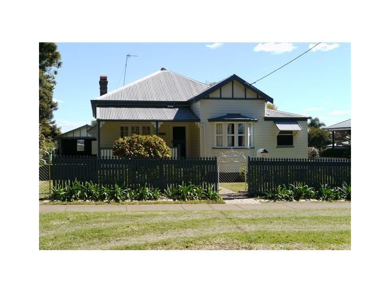 253 Geddes Street, Centenary Heights QLD 4350