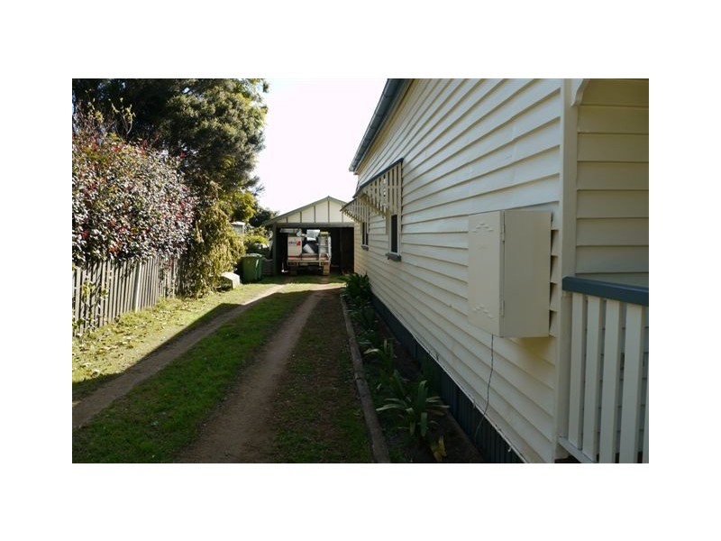 253 Geddes Street, Centenary Heights QLD 4350