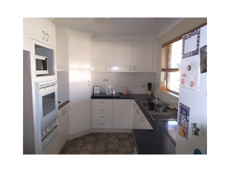 1 Cameron Street, Wyreema QLD 4352