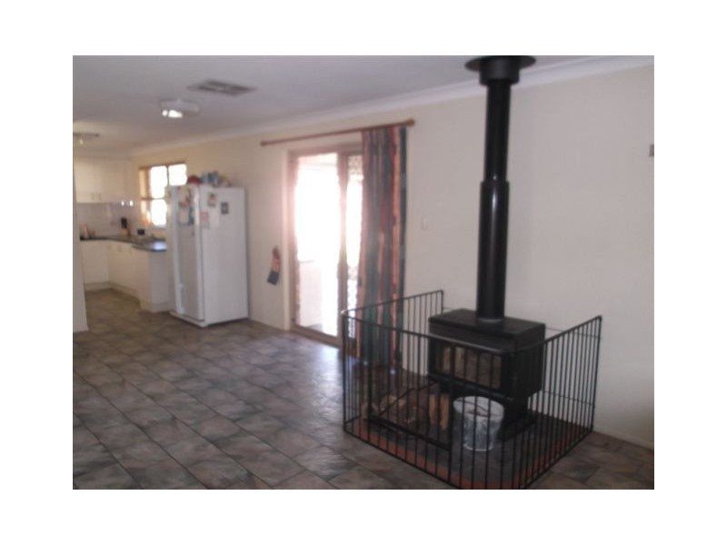 1 Cameron Street, Wyreema QLD 4352