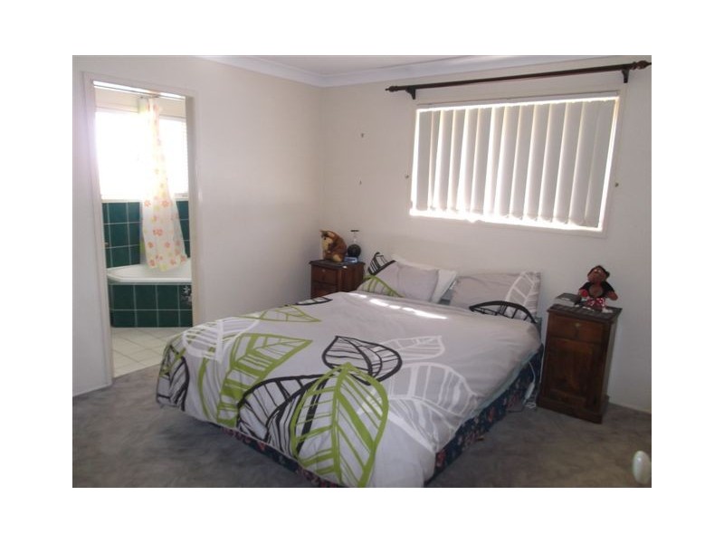 1 Cameron Street, Wyreema QLD 4352