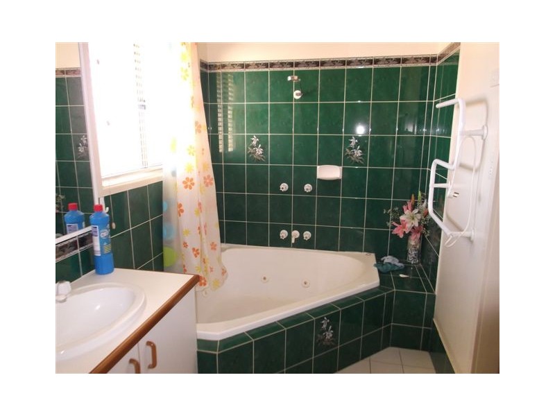 1 Cameron Street, Wyreema QLD 4352