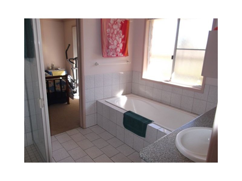 Kearneys Spring QLD 4350