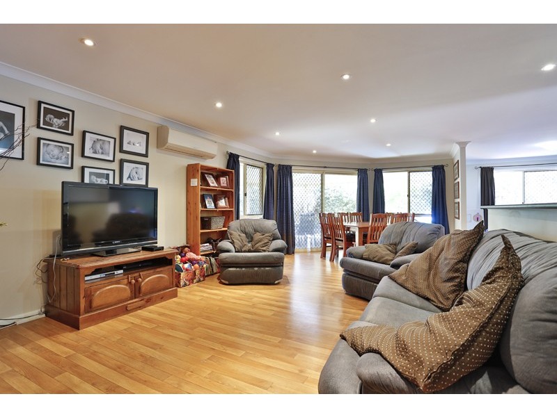 10 Bridget Court, Middle Ridge QLD 4350