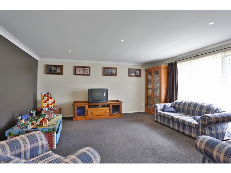 10 Bridget Court, Middle Ridge QLD 4350