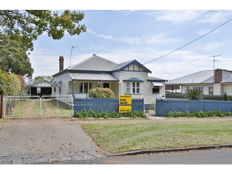 253 Geddes Street, Centenary Heights QLD 4350