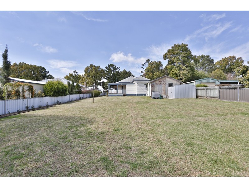 253 Geddes Street, Centenary Heights QLD 4350