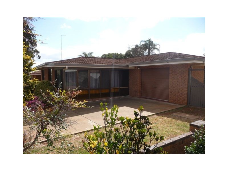 25 Friend Street, Harristown QLD 4350