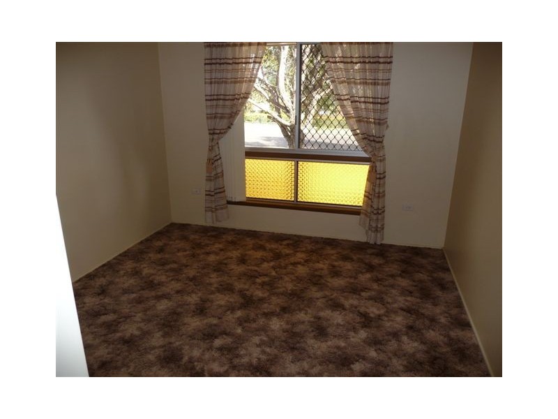 25 Friend Street, Harristown QLD 4350