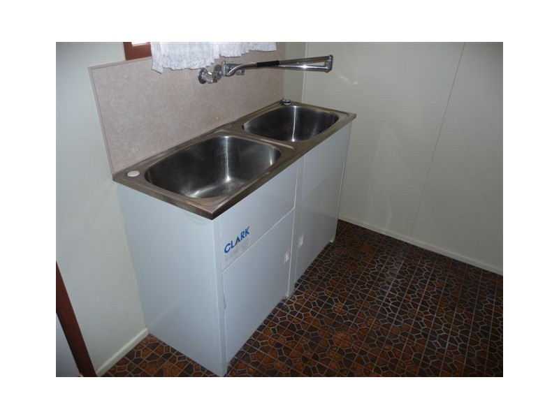 25 Friend Street, Harristown QLD 4350