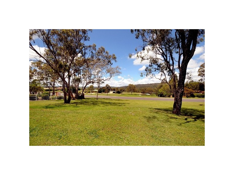 1 Abif Street, Cotswold Hills QLD 4350