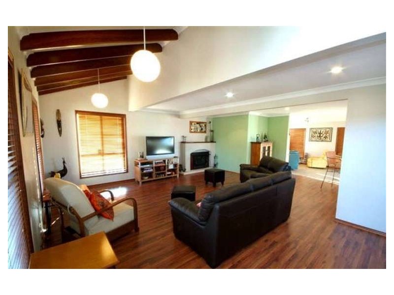 3 Jutsum Street, Middle Ridge QLD 4350