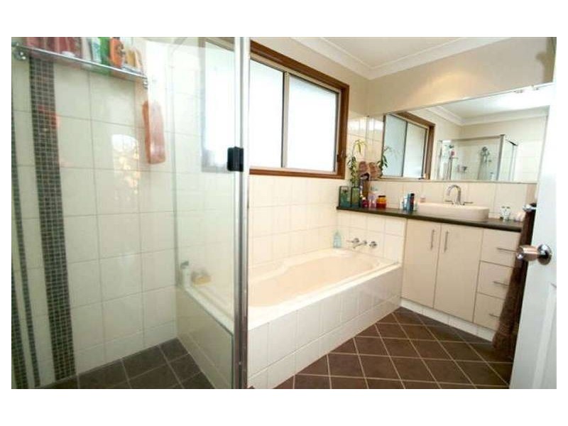 3 Jutsum Street, Middle Ridge QLD 4350