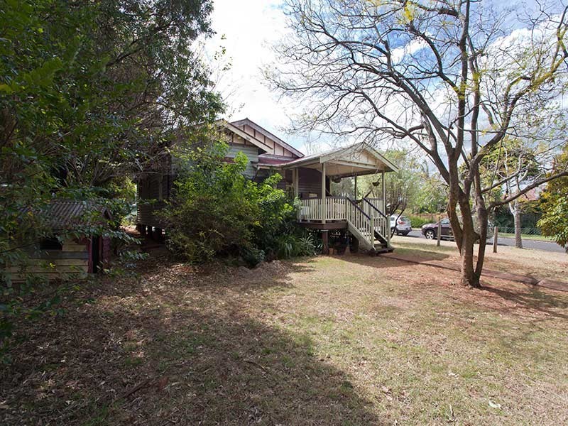 25 Anzac Avenue, Newtown QLD 4350