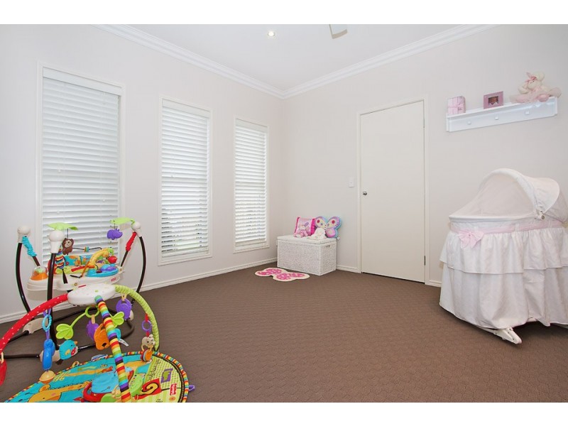 33 Currawong Drive, Highfields QLD 4352