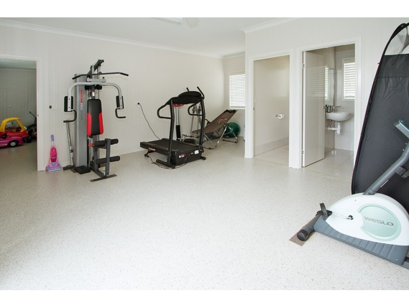 33 Currawong Drive, Highfields QLD 4352