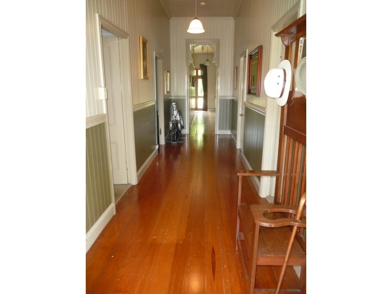 36 Seaton Street, South Toowoomba QLD 4350