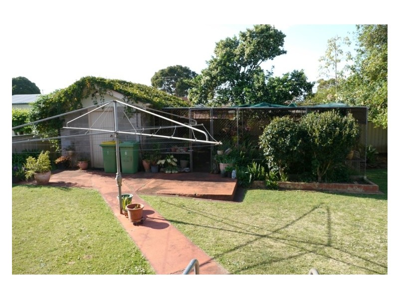 9 Canberra Street, Harristown QLD 4350