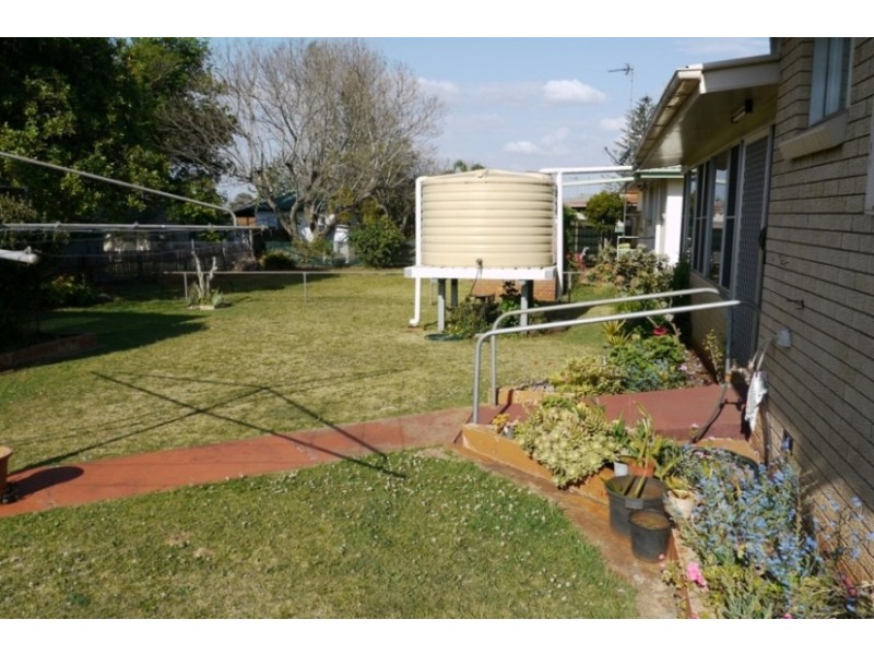 9 Canberra Street, Harristown QLD 4350